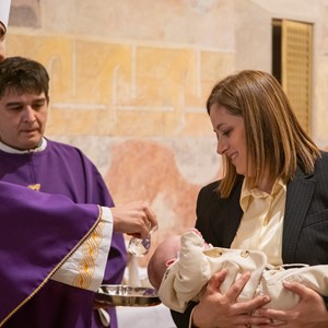 Tijekom ožujka kršteno devetero djece u mnogobrojnim obiteljima